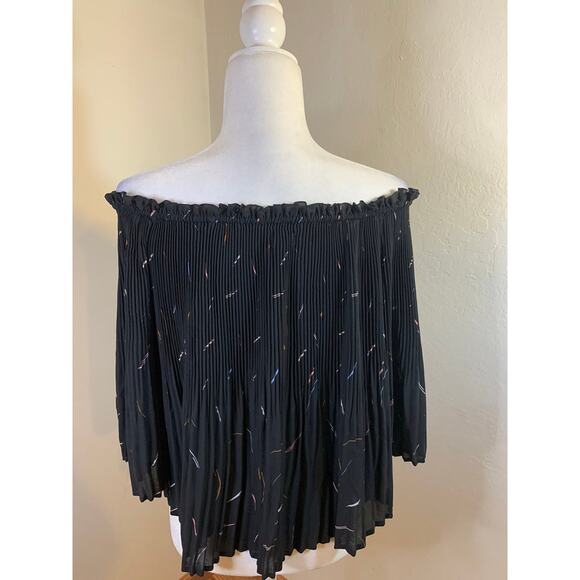 Apt. 9 Women's Cold Shoulder Black Top size XS - Picture 8 of 8